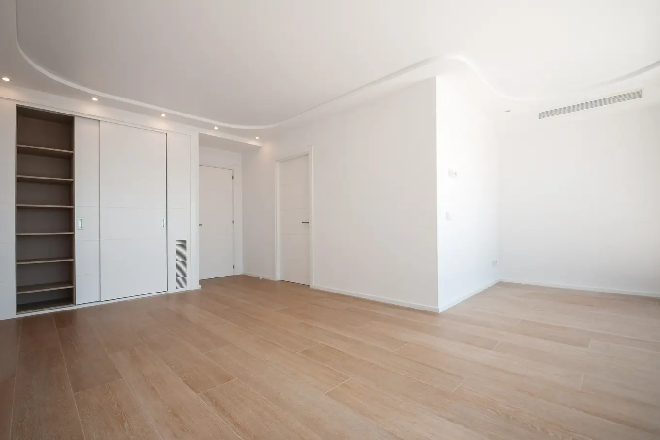 Read more about the article Stan deweloperski a wykończony pod klucz – co wybrać?